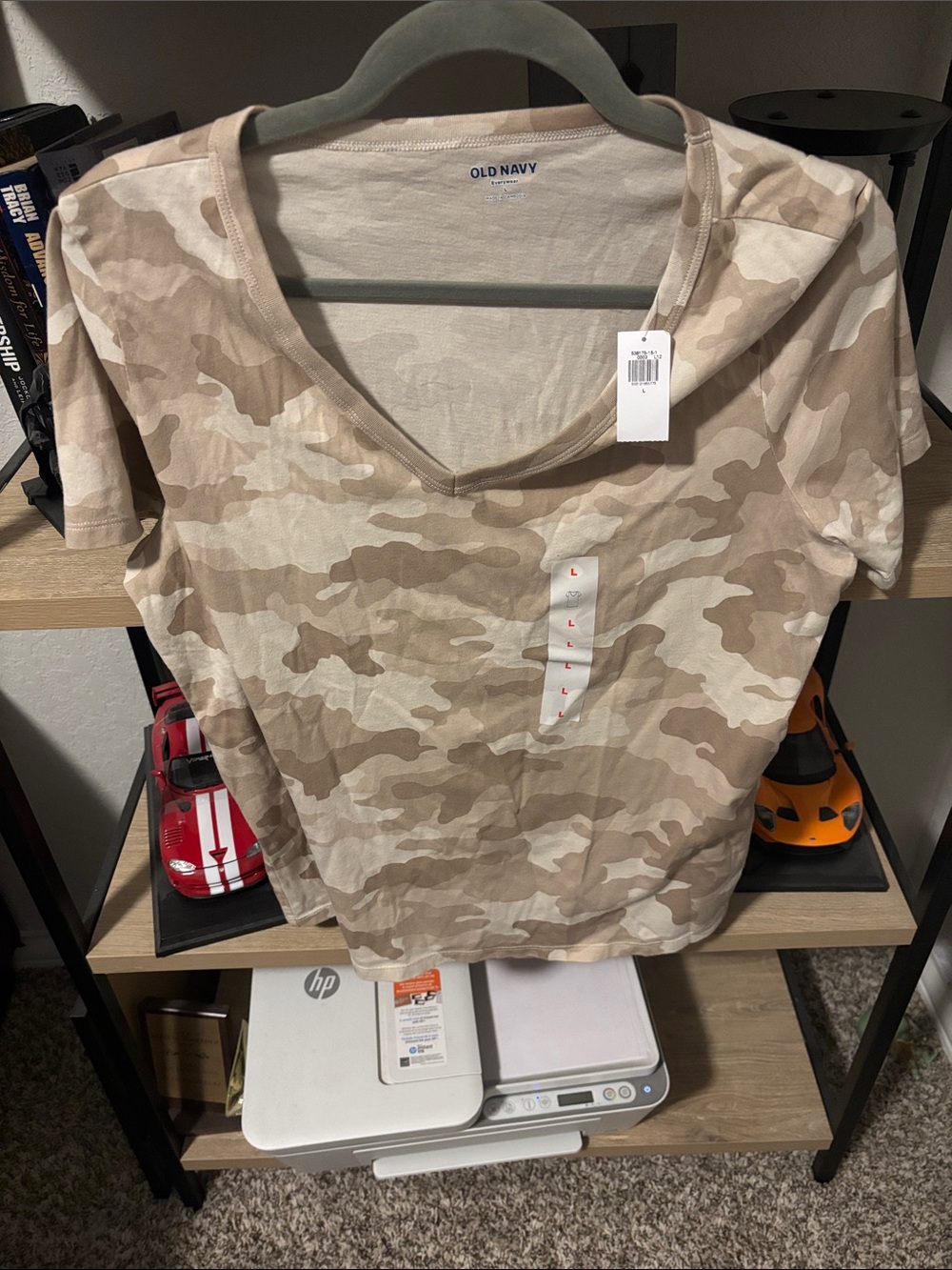 Large Old Navy Women's Beige Camo V-Neck Tee